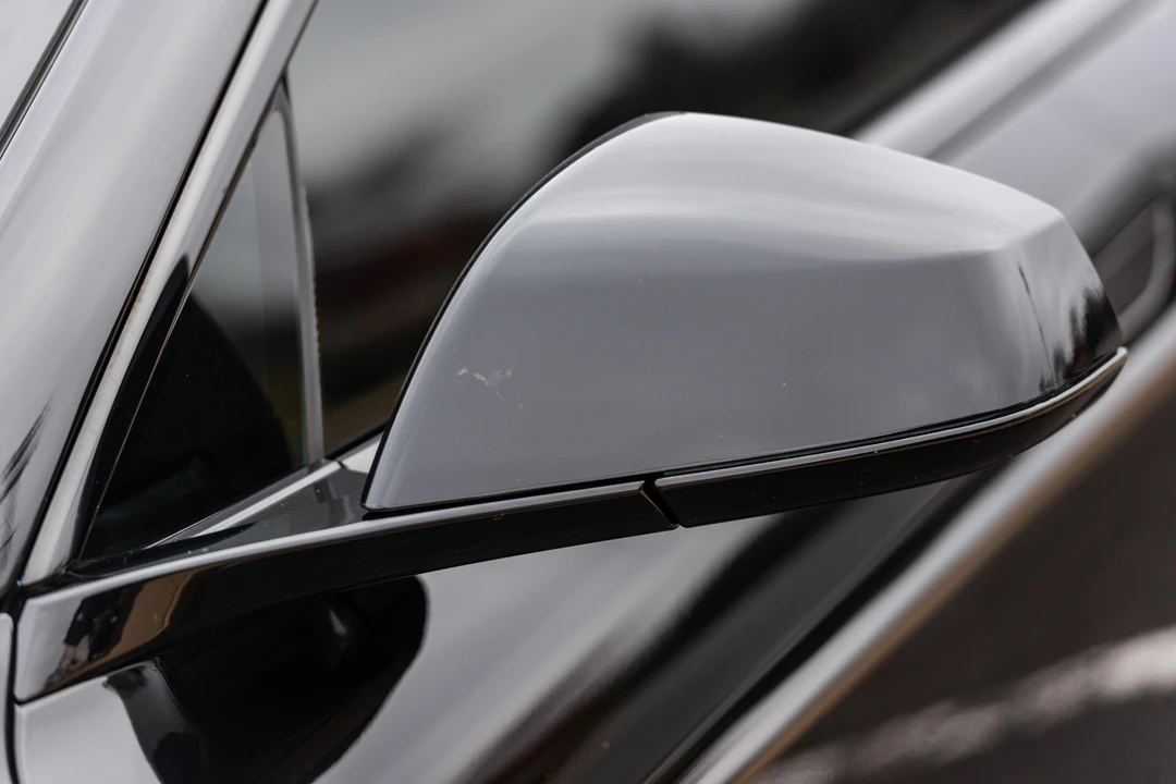 2023 Tesla Model S Plaid - Image 17 of 31
