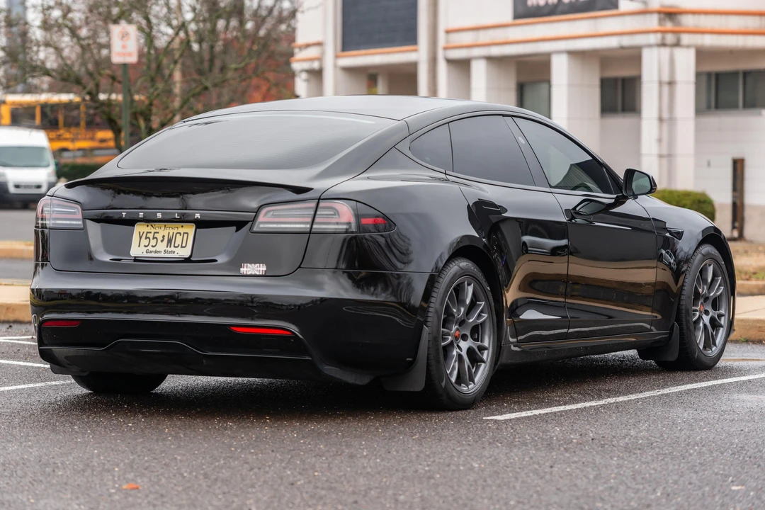 2023 Tesla Model S Plaid - Image 4 of 31