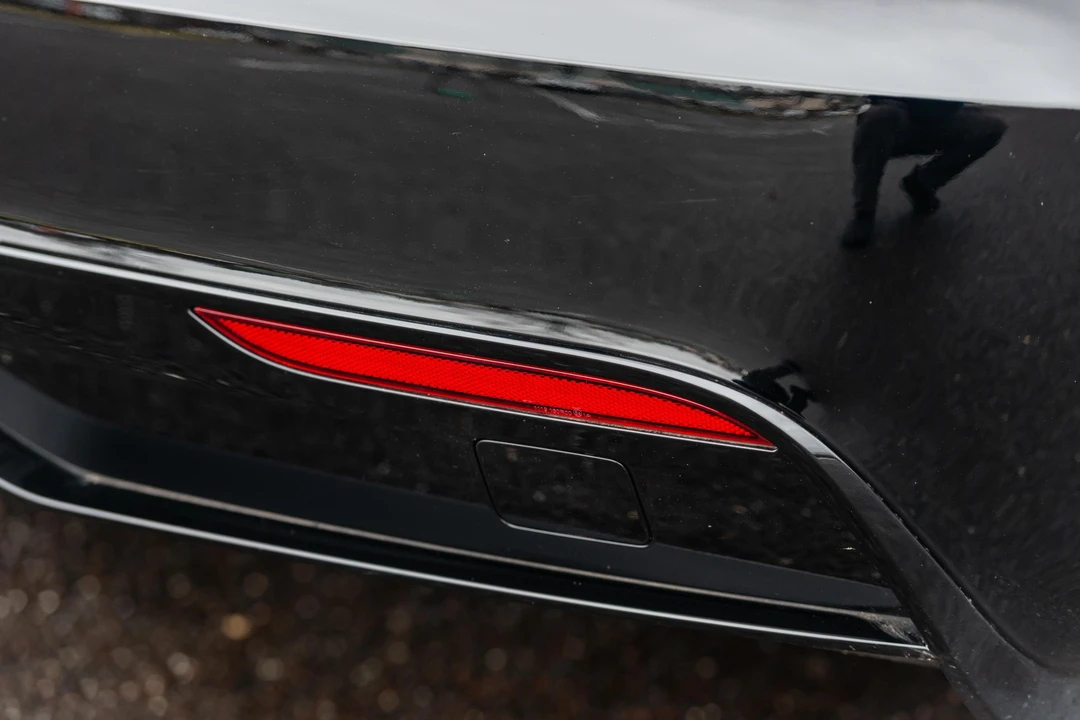 2023 Tesla Model S Plaid - Image 26 of 31