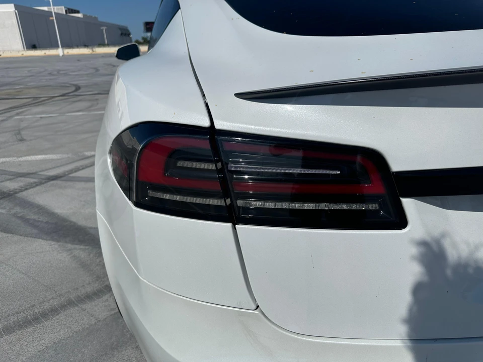 2023 Tesla Model S Plaid - Image 24 of 31