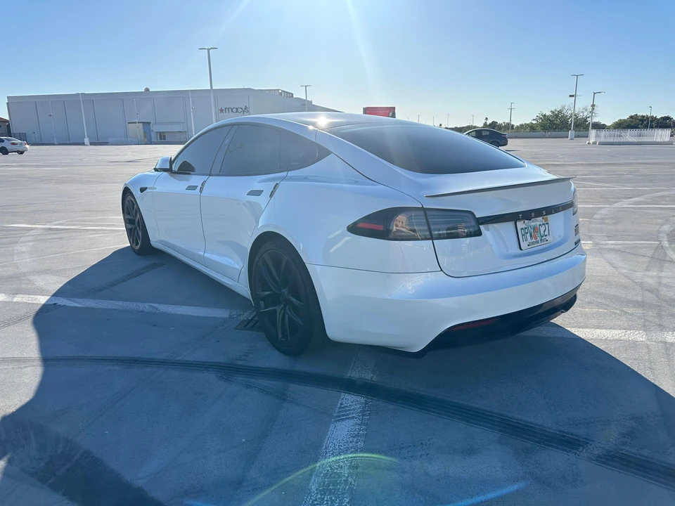 2023 Tesla Model S Plaid - Image 12 of 31