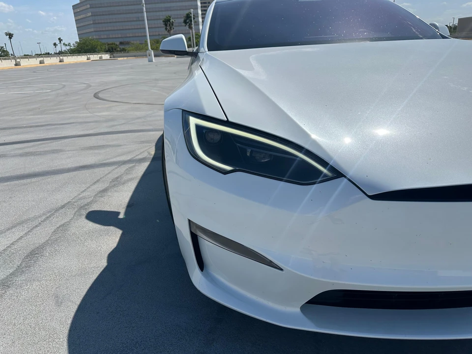 2023 Tesla Model S Plaid - Image 18 of 31