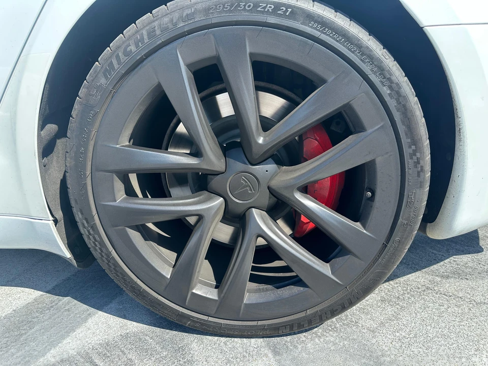 2023 Tesla Model S Plaid - Image 28 of 31