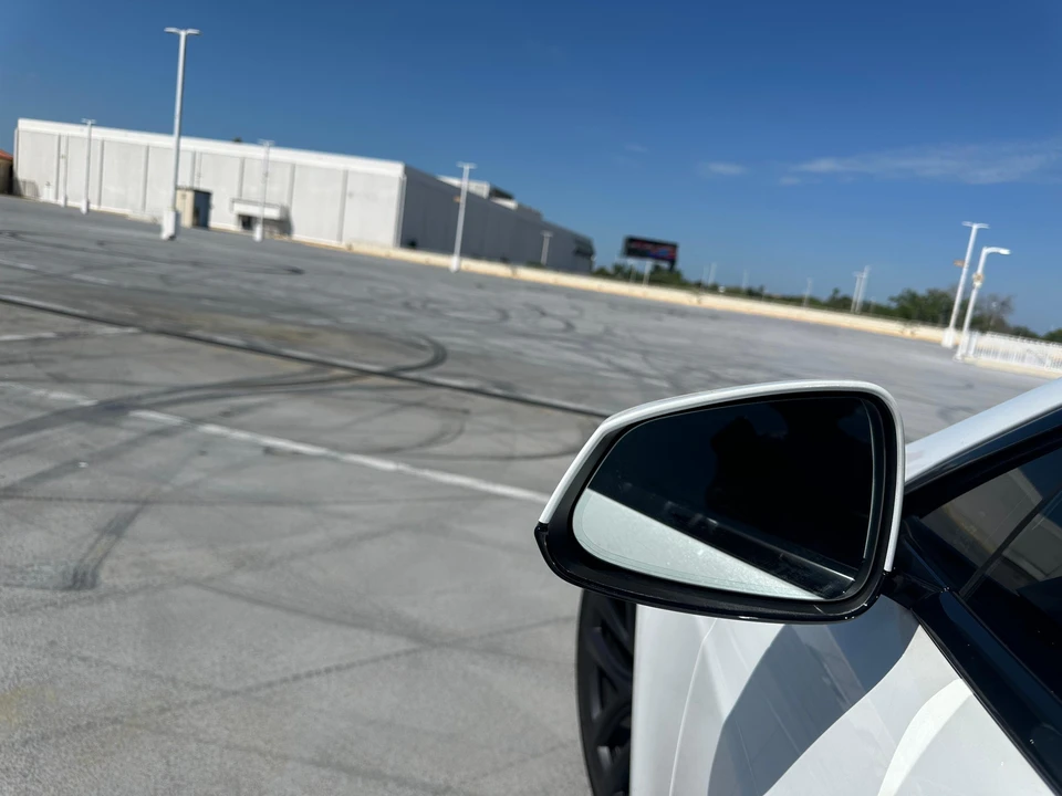 2023 Tesla Model S Plaid - Image 22 of 31