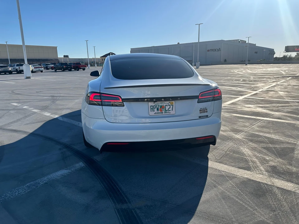 2023 Tesla Model S Plaid - Image 13 of 31