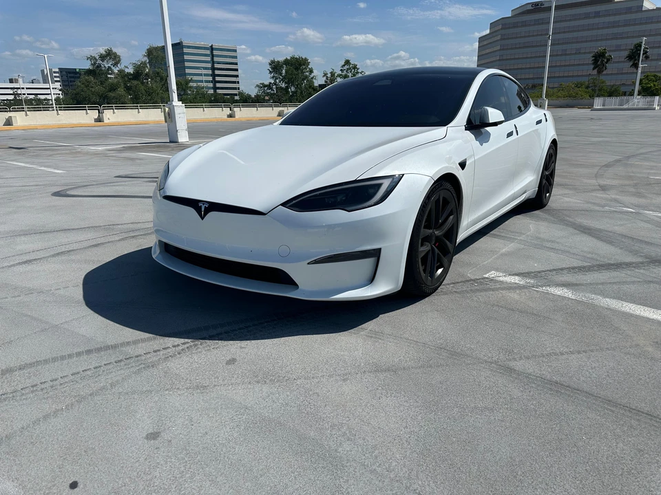 2023 Tesla Model S Plaid - Image 8 of 31