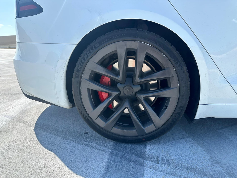 2023 Tesla Model S Plaid - Image 29 of 31