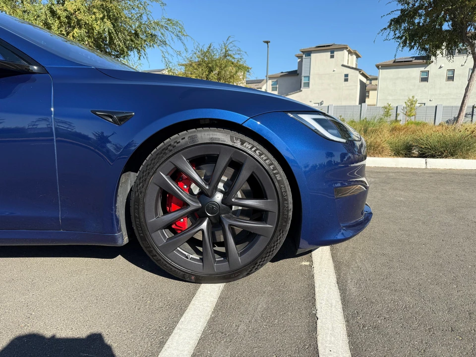 2023 Tesla Model S Plaid - Image 28 of 31