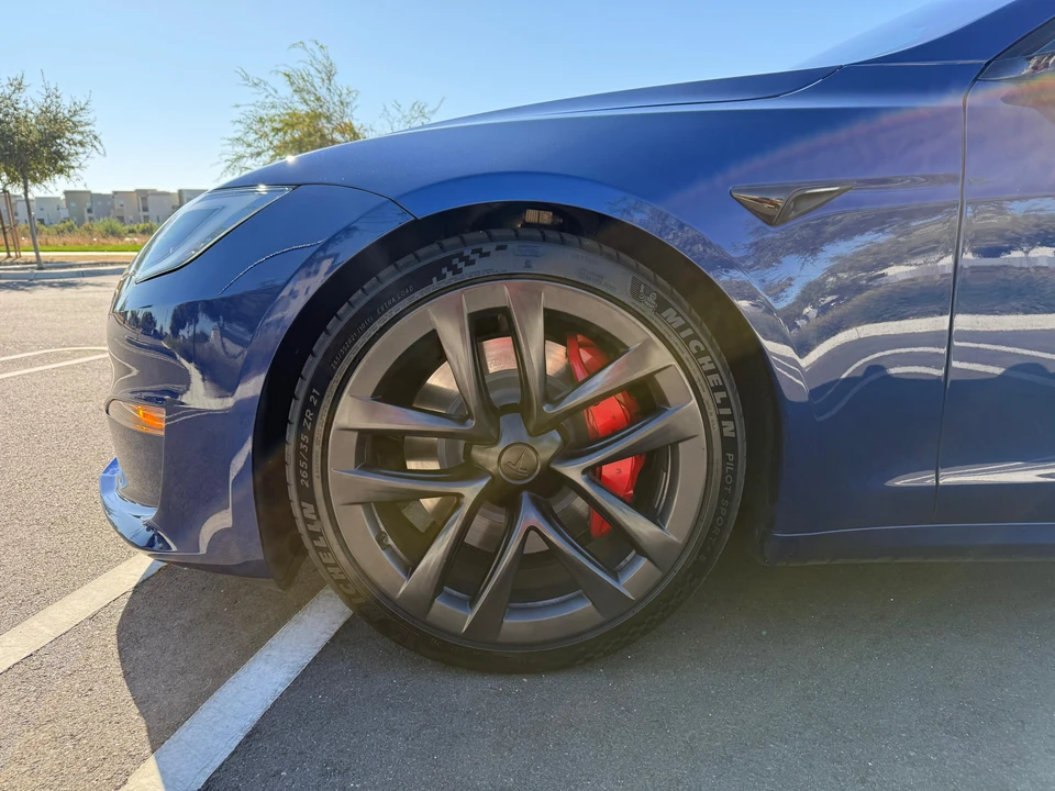 2023 Tesla Model S Plaid - Image 25 of 31