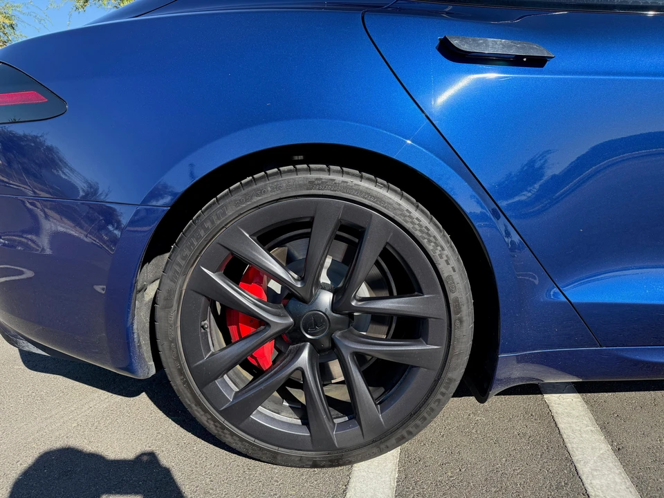 2023 Tesla Model S Plaid - Image 27 of 31