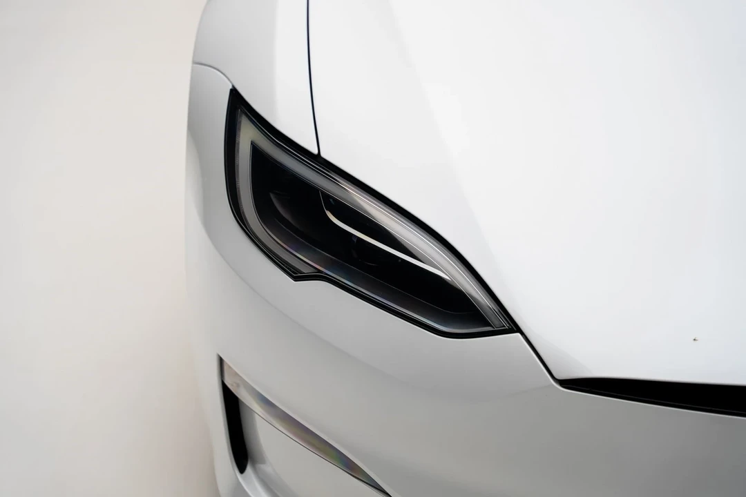 2023 Tesla Model S Plaid - Image 11 of 12