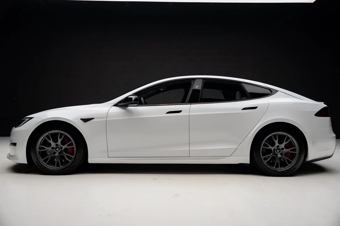 2023 Tesla Model S Plaid - Image 16 of 21