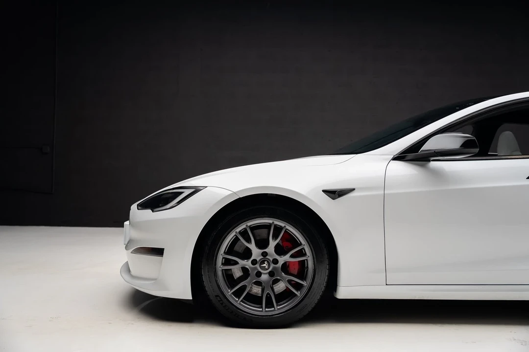 2023 Tesla Model S Plaid - Image 17 of 21