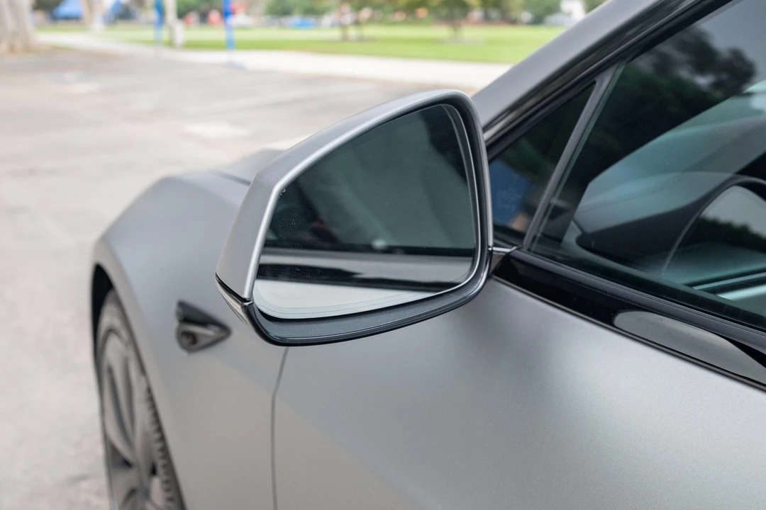 2023 Tesla Model S Plaid - Image 18 of 31