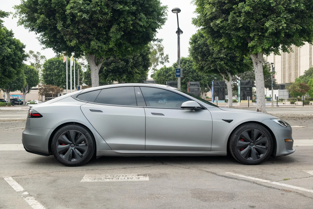2023 Tesla Model S Plaid - Image 8 of 31