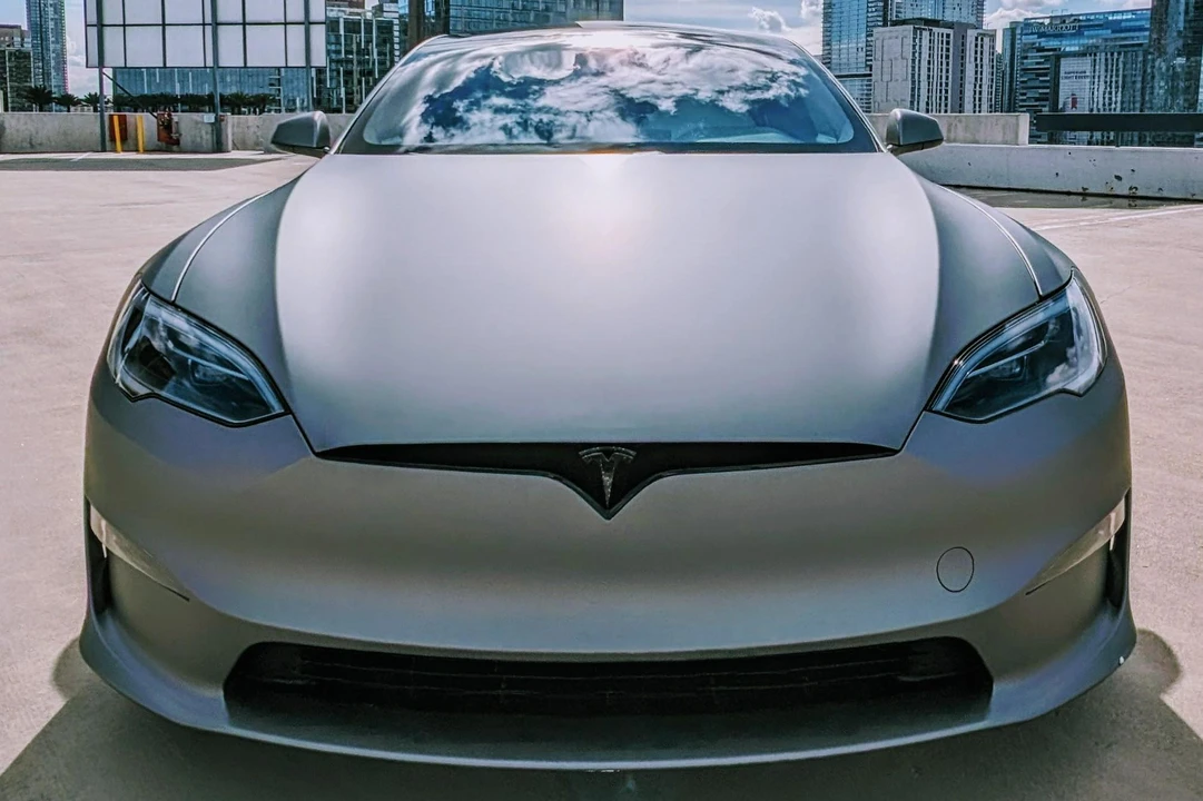 2023 Tesla Model S Plaid - Image 9 of 31
