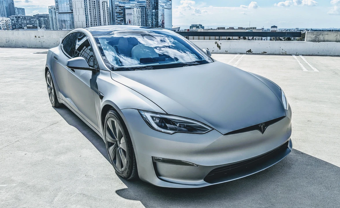 2023 Tesla Model S Plaid - Image 14 of 31