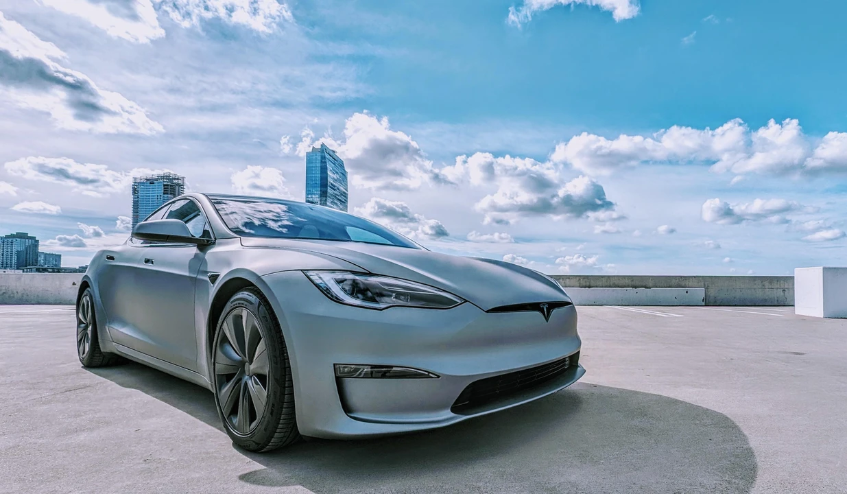 2023 Tesla Model S Plaid - Image 15 of 31