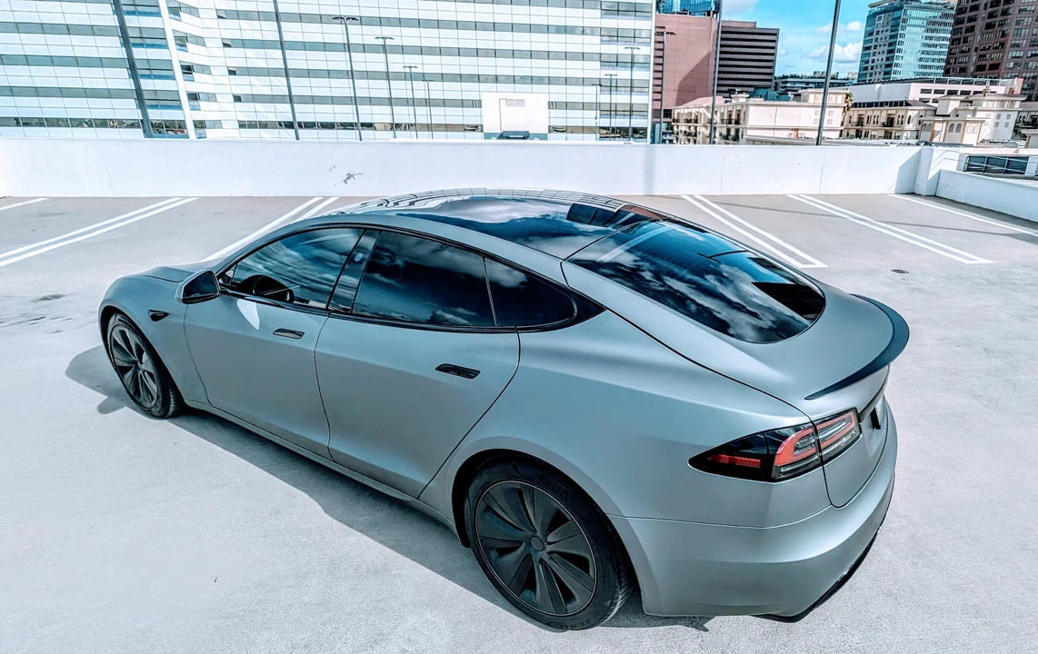 2023 Tesla Model S Plaid - Image 13 of 31