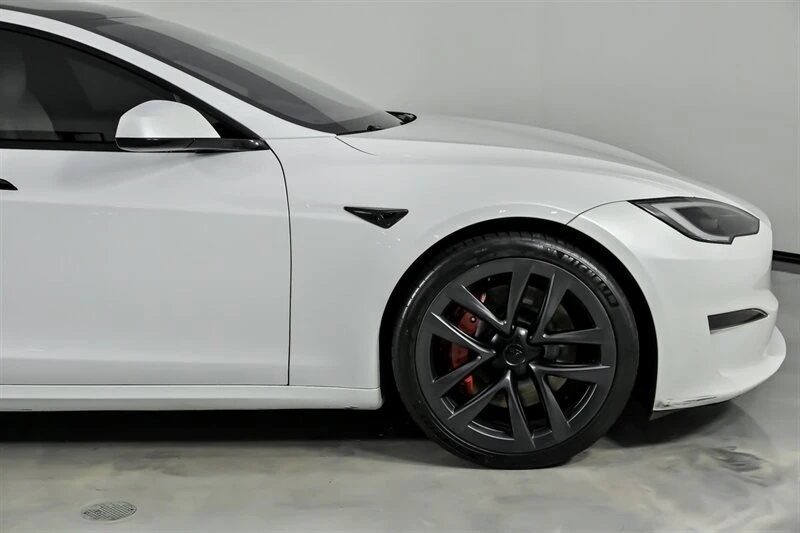 2023 Tesla Model S Plaid - Image 15 of 21