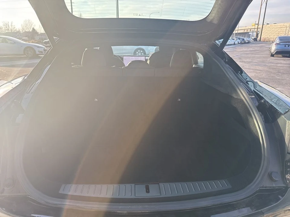 2023 Tesla Model S Plaid - Image 16 of 21