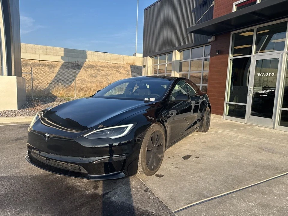 2023 Tesla Model S Plaid - Image 3 of 21