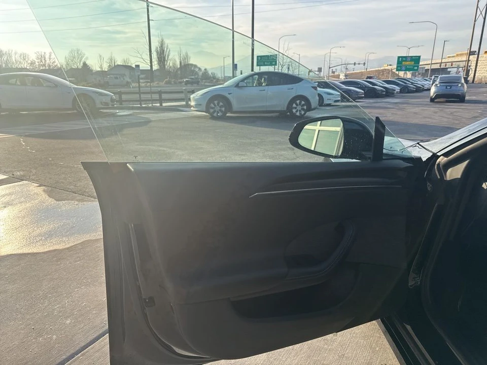 2023 Tesla Model S Plaid - Image 10 of 21