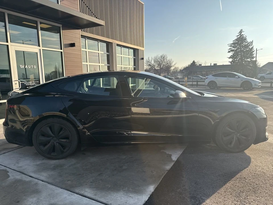 2023 Tesla Model S Plaid - Image 8 of 21