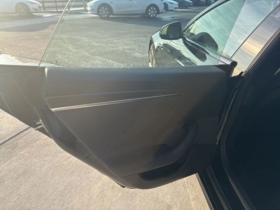 2023 Tesla Model S Plaid - Image 13 of 21