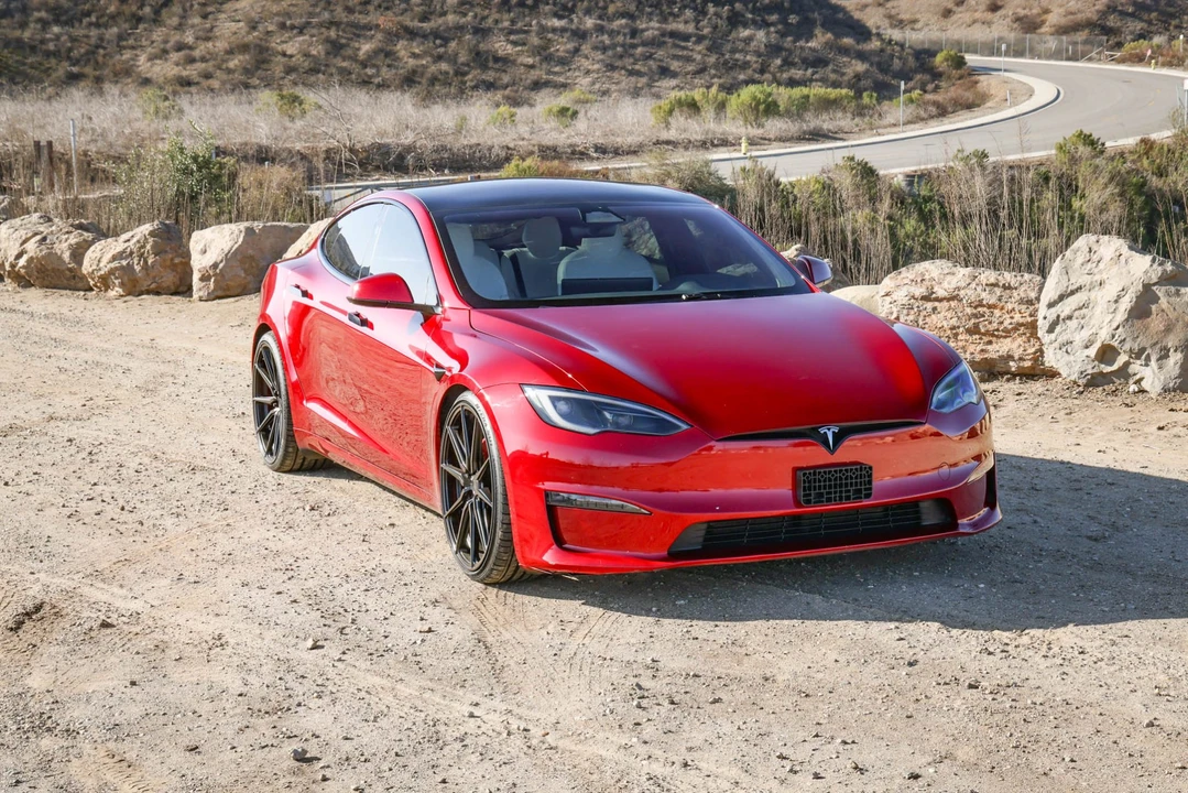 2023 Tesla Model S Plaid - Image 4 of 31