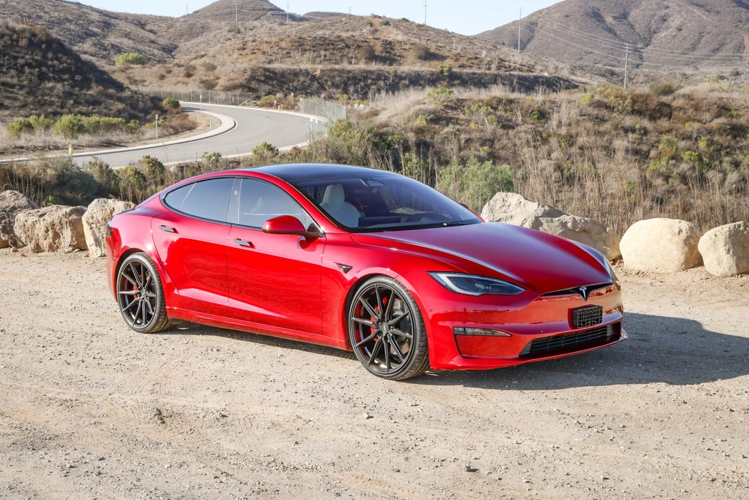 2023 Tesla Model S Plaid - Image 5 of 31