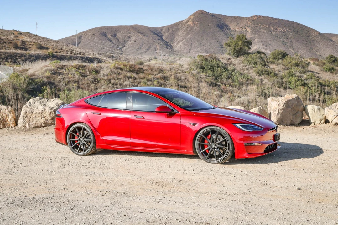2023 Tesla Model S Plaid - Image 6 of 31