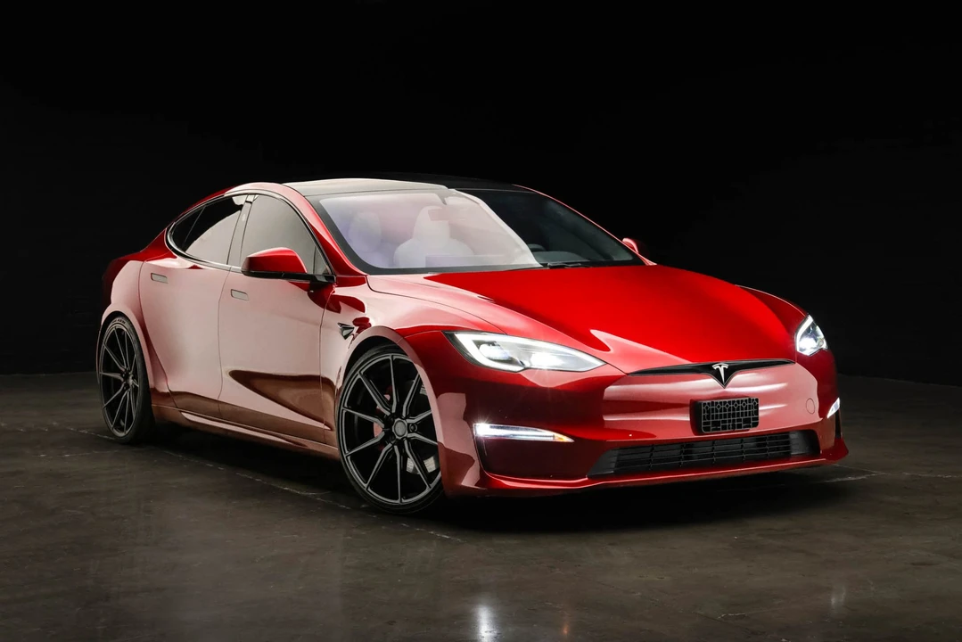 2023 Tesla Model S Plaid - Image 21 of 31