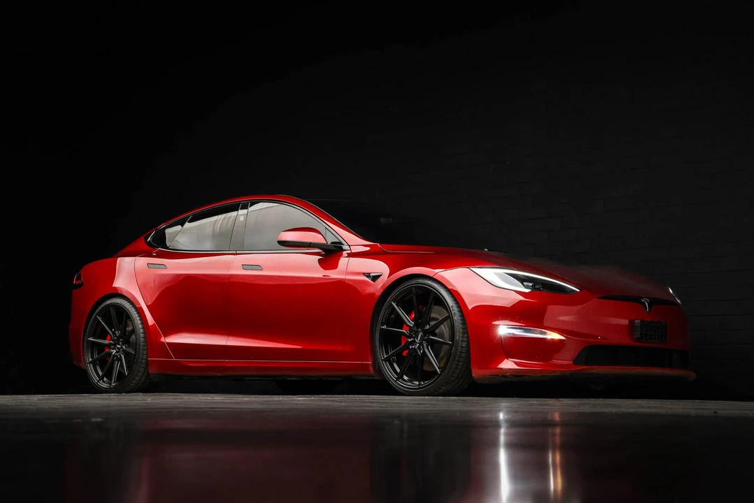 2023 Tesla Model S Plaid - Image 23 of 31