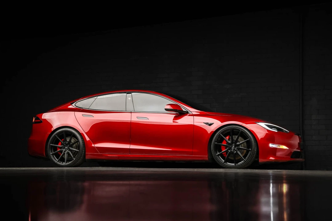 2023 Tesla Model S Plaid - Image 24 of 31