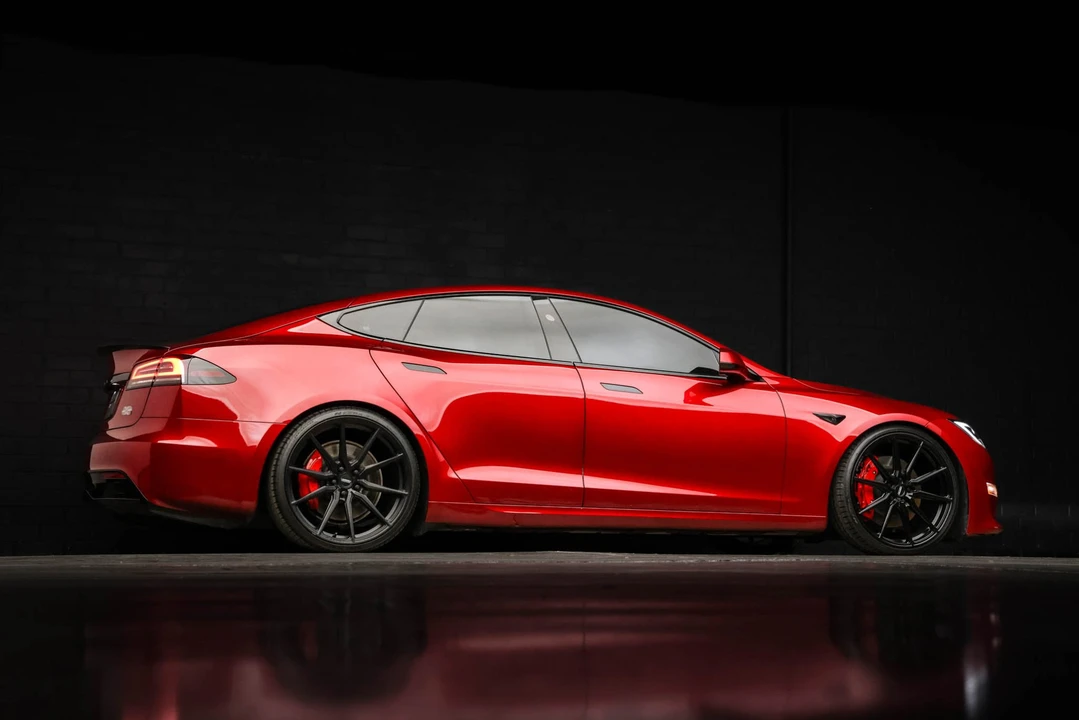 2023 Tesla Model S Plaid - Image 26 of 31