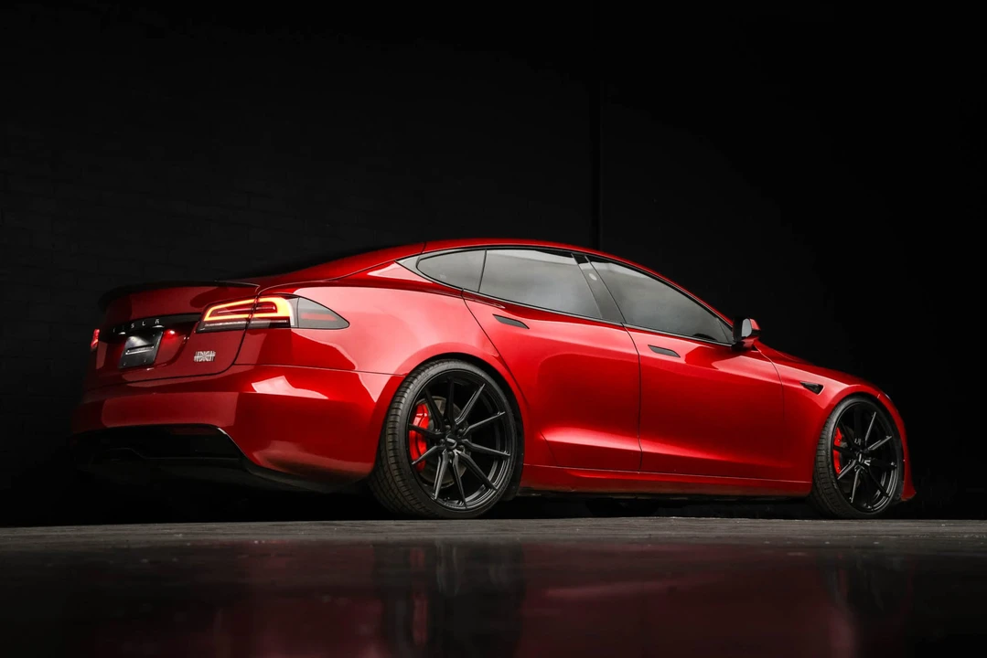 2023 Tesla Model S Plaid - Image 27 of 31