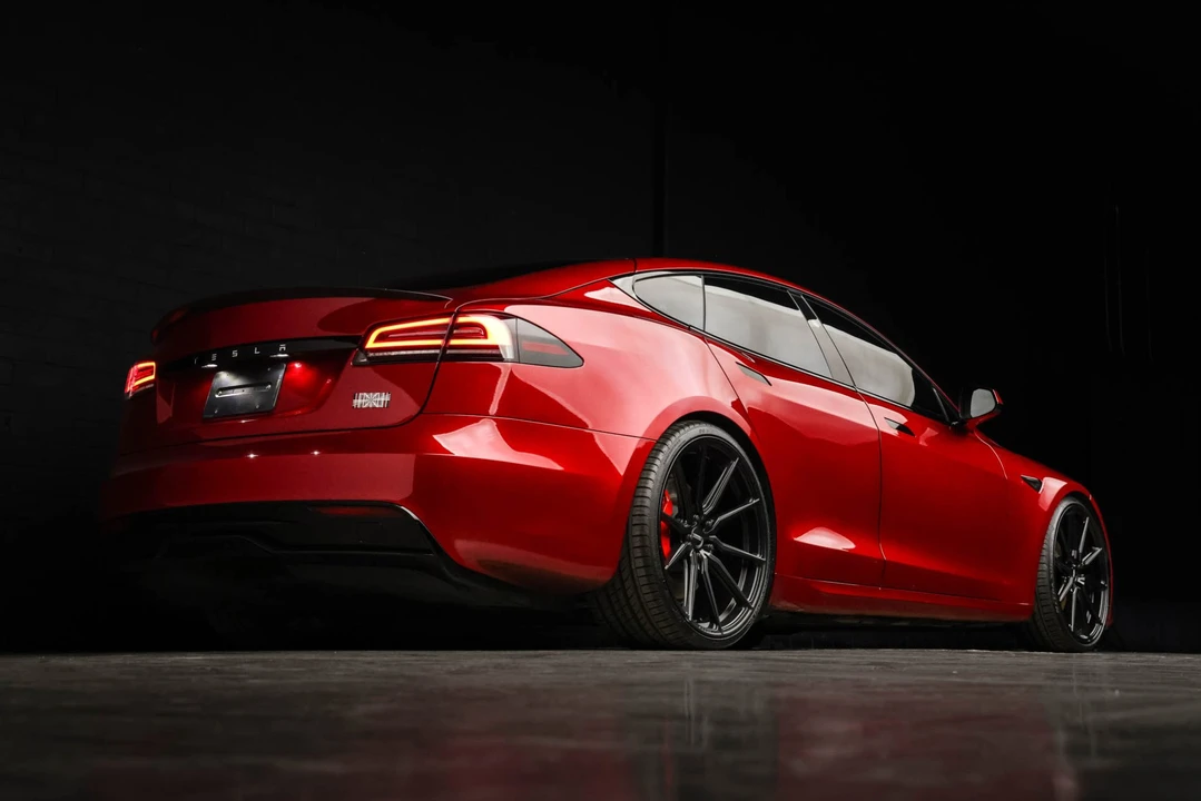 2023 Tesla Model S Plaid - Image 29 of 31