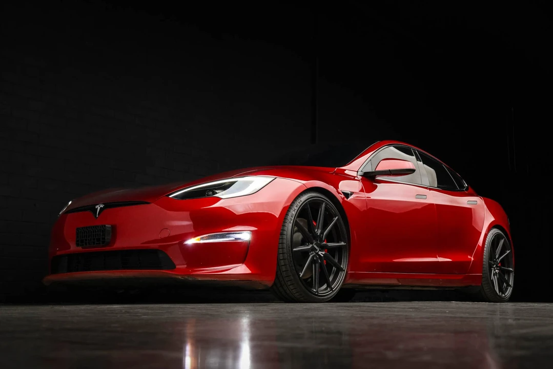 2023 Tesla Model S Plaid - Image 14 of 31