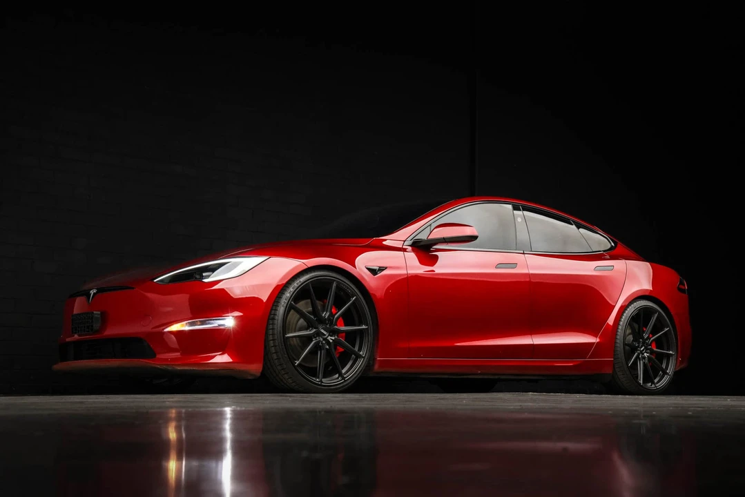 2023 Tesla Model S Plaid - Image 13 of 31