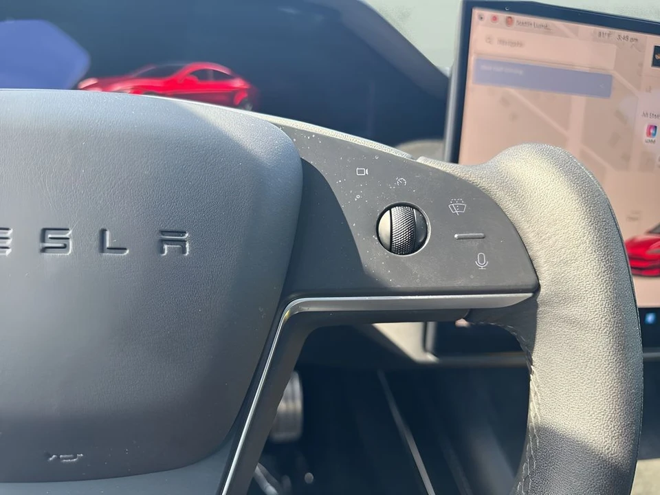 2023 Tesla Model S Plaid - Image 18 of 31
