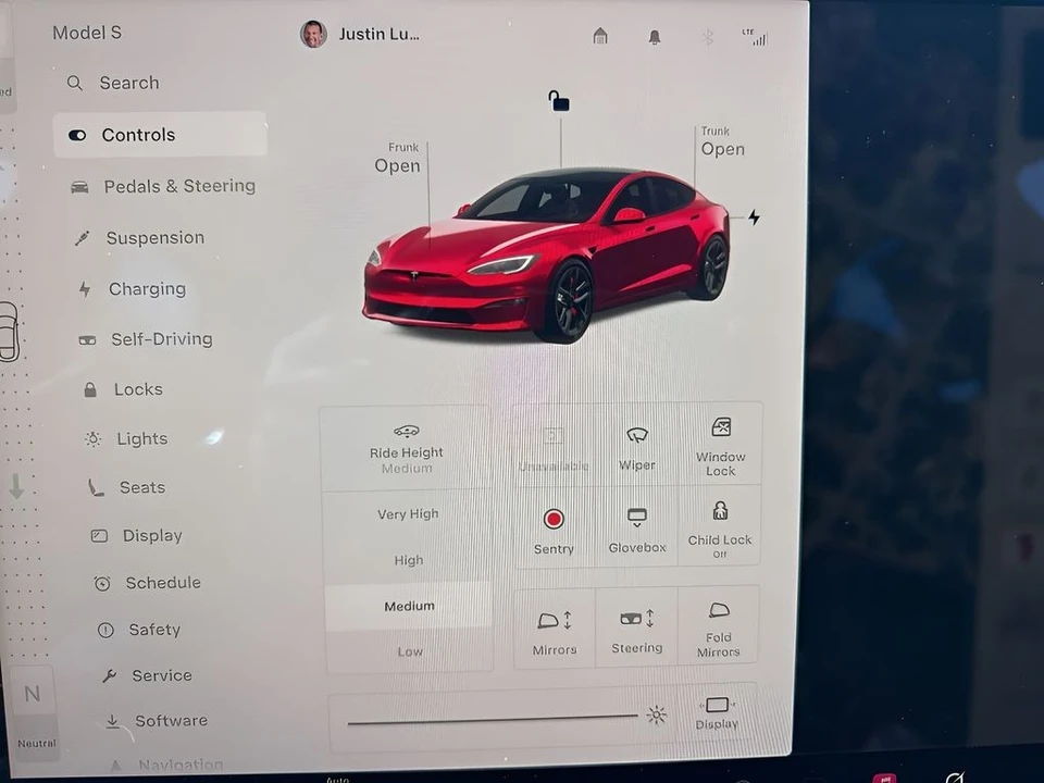 2023 Tesla Model S Plaid - Image 26 of 31