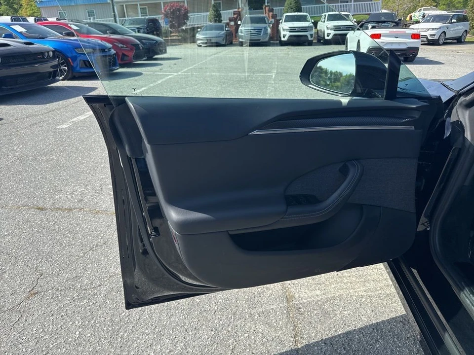 2023 Tesla Model S Plaid - Image 28 of 31