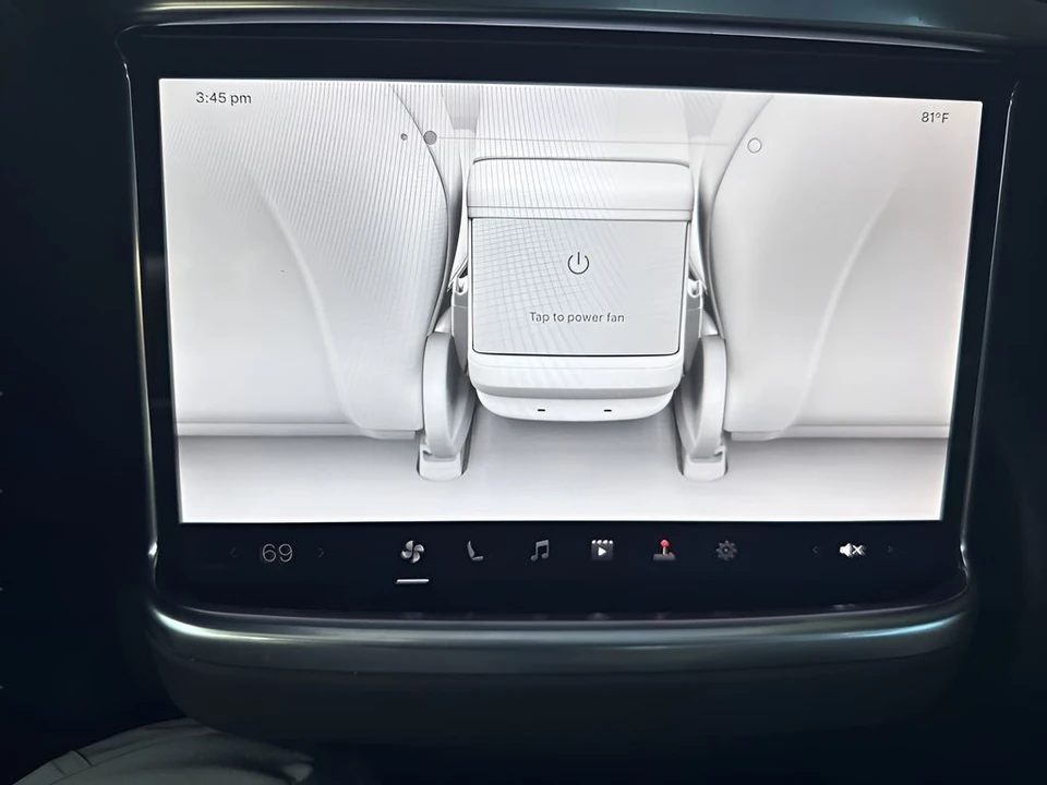 2023 Tesla Model S Plaid - Image 13 of 31