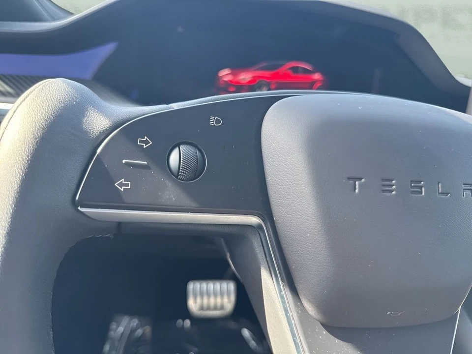 2023 Tesla Model S Plaid - Image 17 of 31