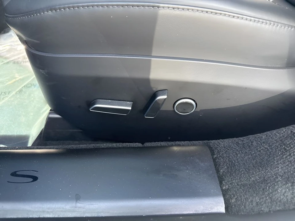 2023 Tesla Model S Plaid - Image 10 of 31