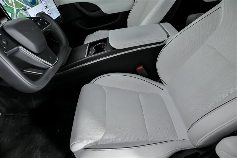 2023 Tesla Model S Plaid - Image 20 of 21