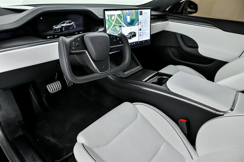 2023 Tesla Model S Plaid - Image 19 of 21