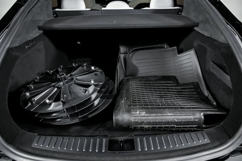 2023 Tesla Model S Plaid - Image 16 of 21