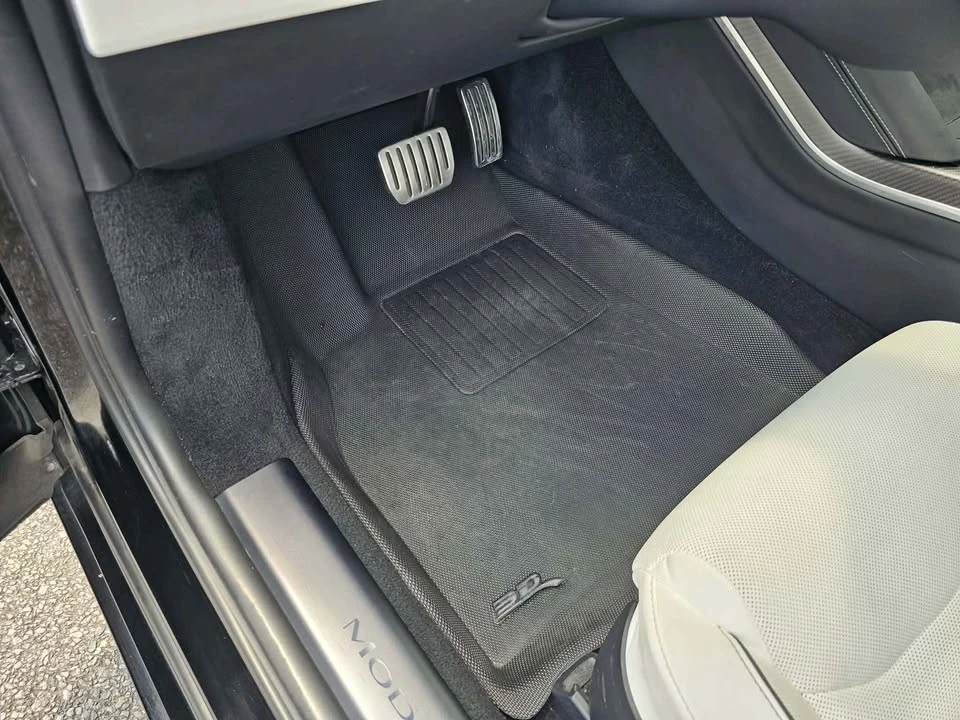 2023 Tesla Model S Plaid - Image 13 of 20